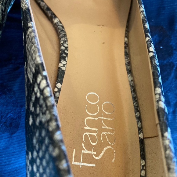 Franco Sarto Gray Snakeskin, Pointed Toe Pumps.9 M.Preowned,excellent condition. - Picture 4 of 7
